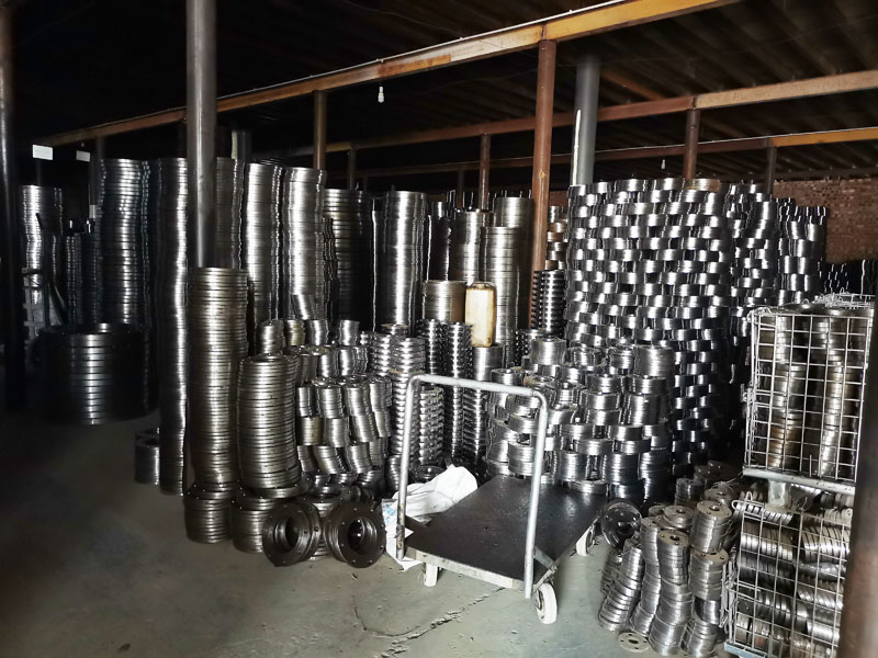 倉(cāng)庫(kù)一角