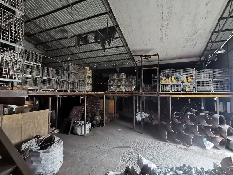 倉(cāng)庫(kù)一角