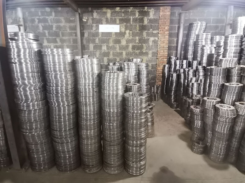 倉(cāng)庫(kù)一角